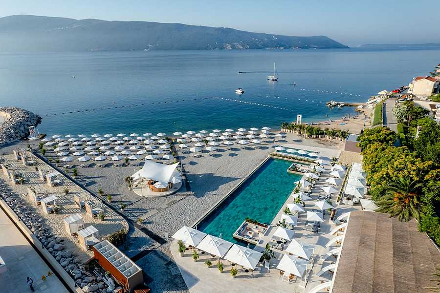 Lazure Hotel & Marina, Montenegro