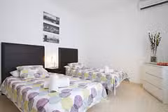 Villa Acentejo twin bedroom