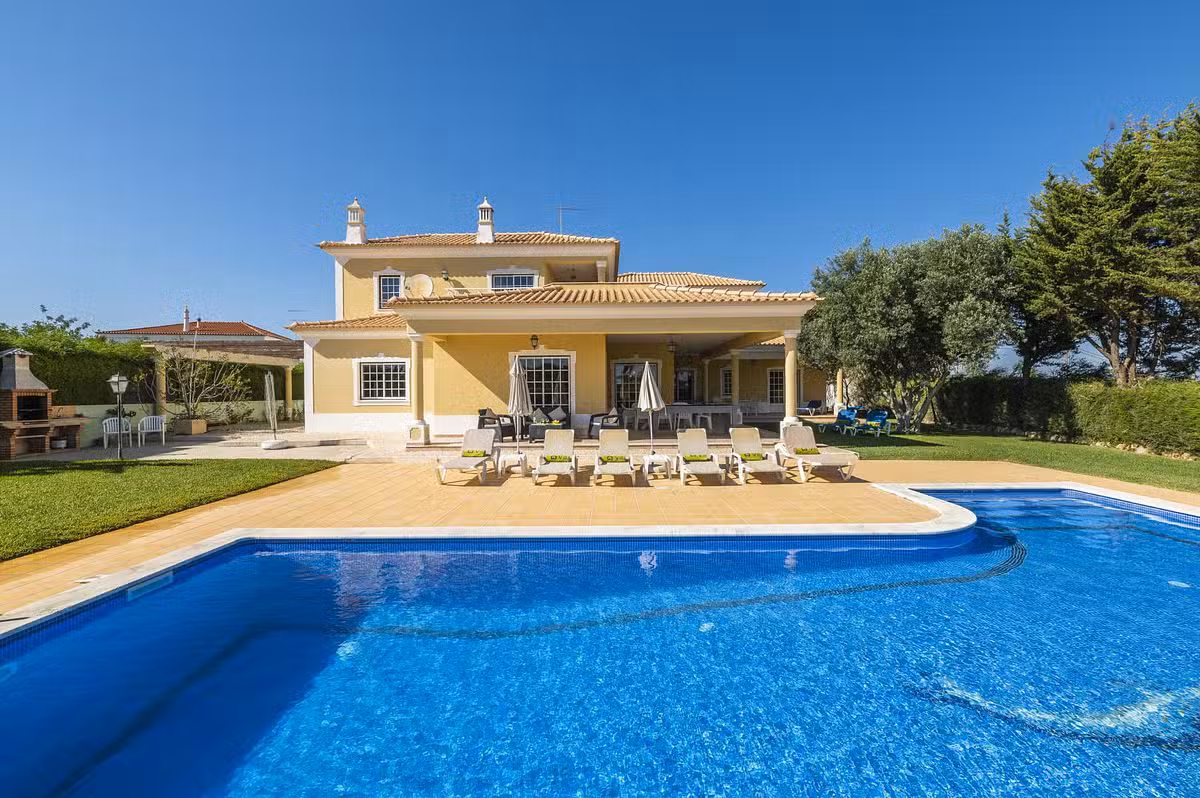 Solar Das Amendoeiras. Albufeira villa with private pool