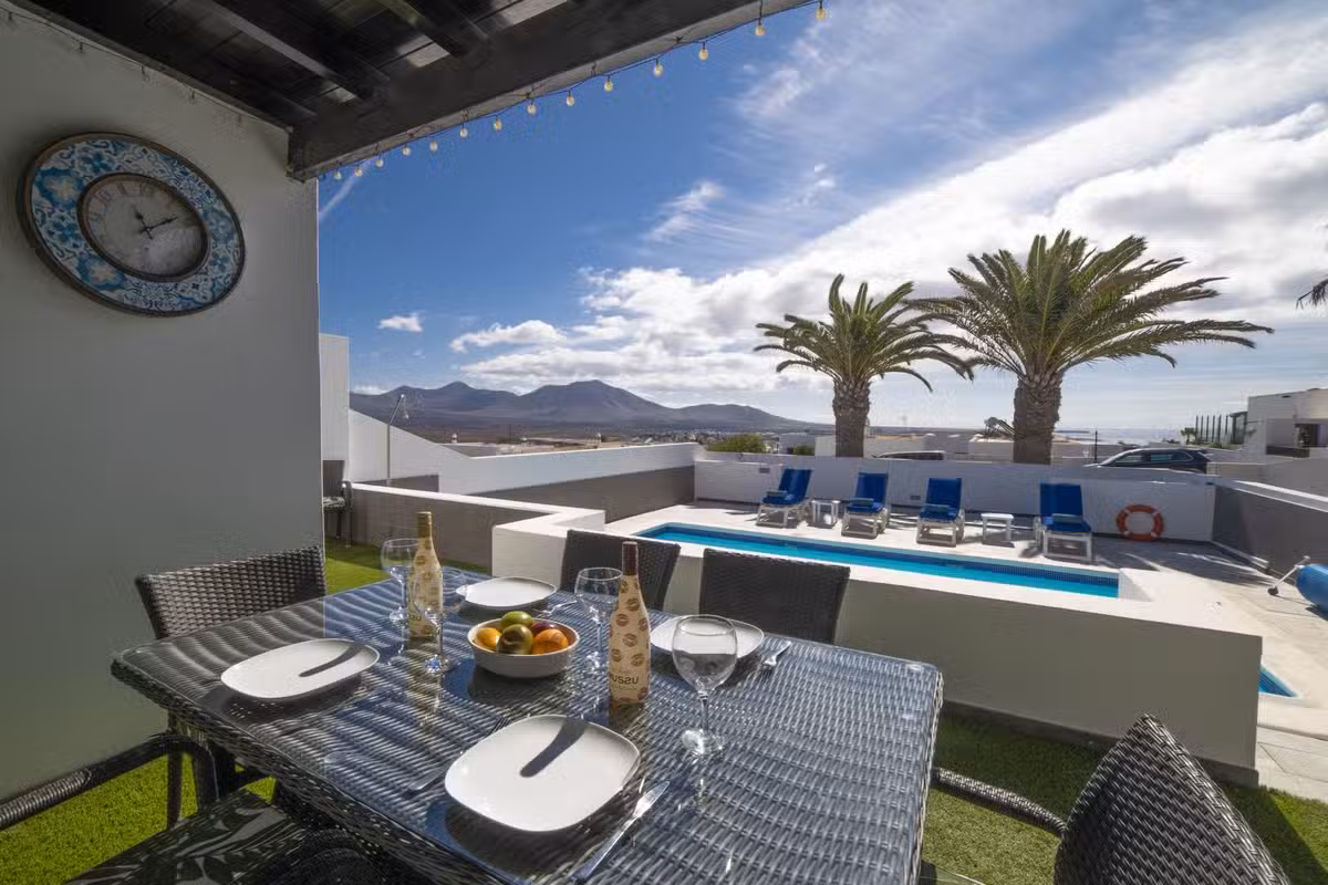 Villa Joelle Outdoor Dining