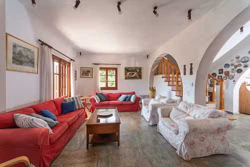 Stathis House lounge