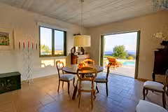 NAUTILOS DINING ROOM