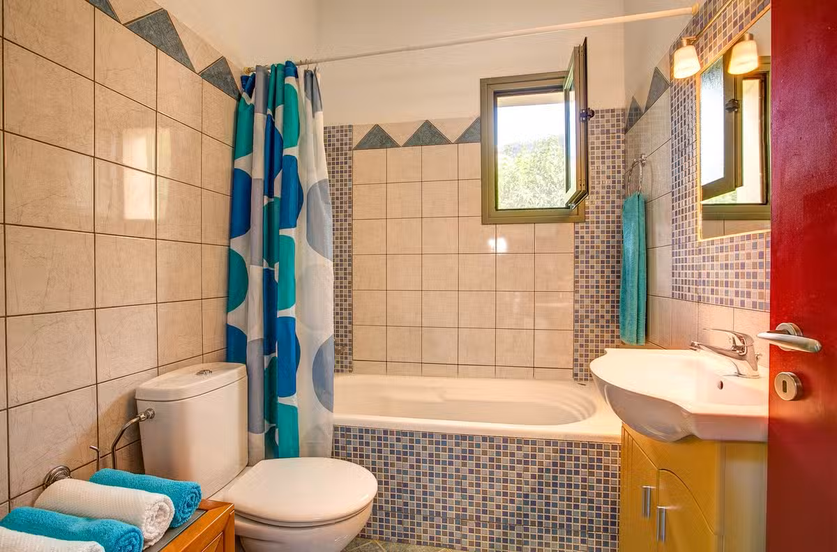 Trapezaki Secret Garden bathroom