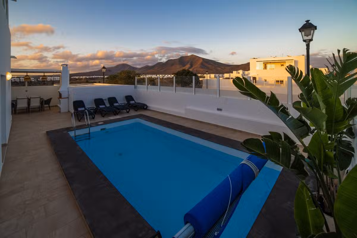 Villa Sirena By Night