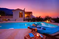 Villa Linatela Pool