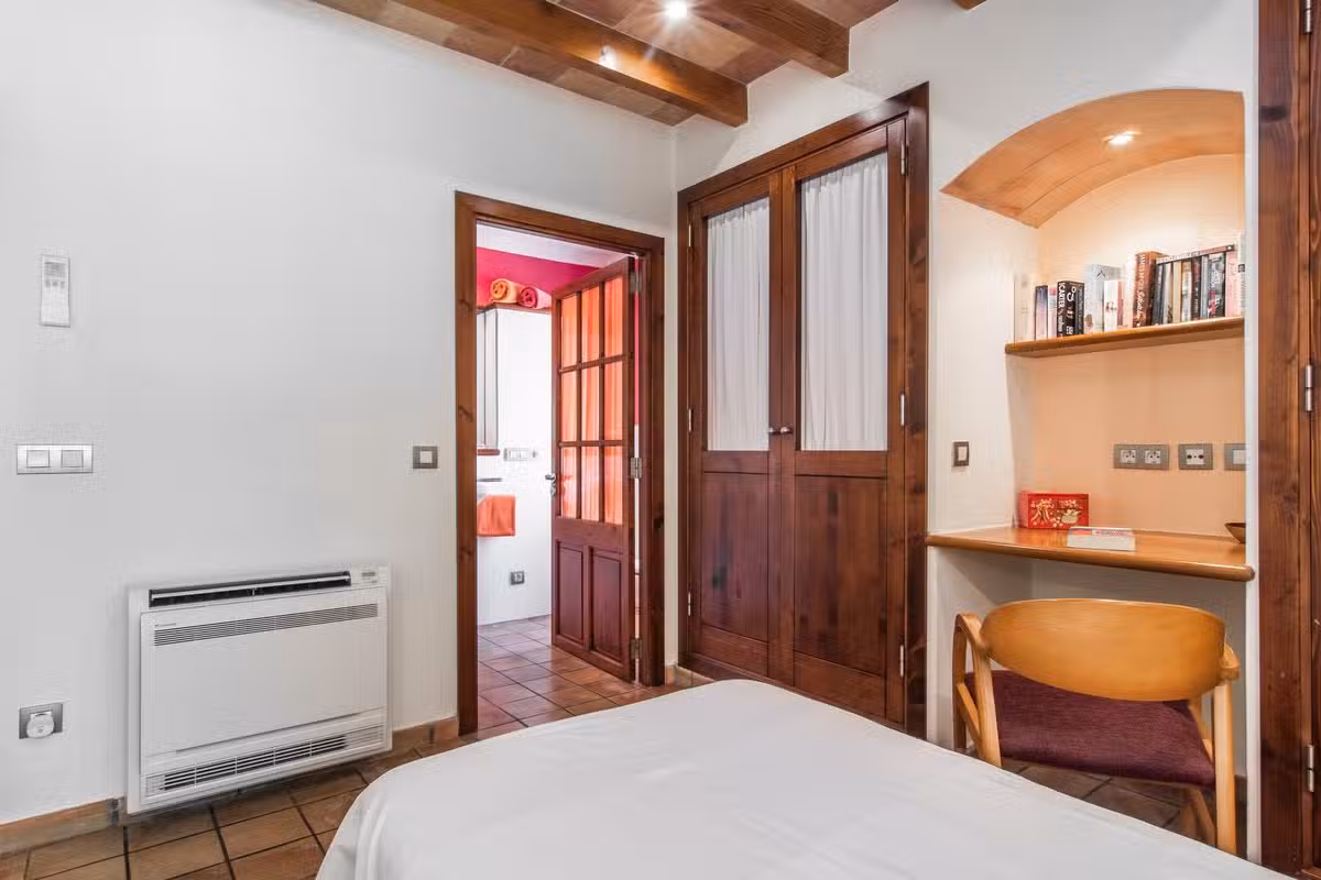 Villa Llenyater bedroom