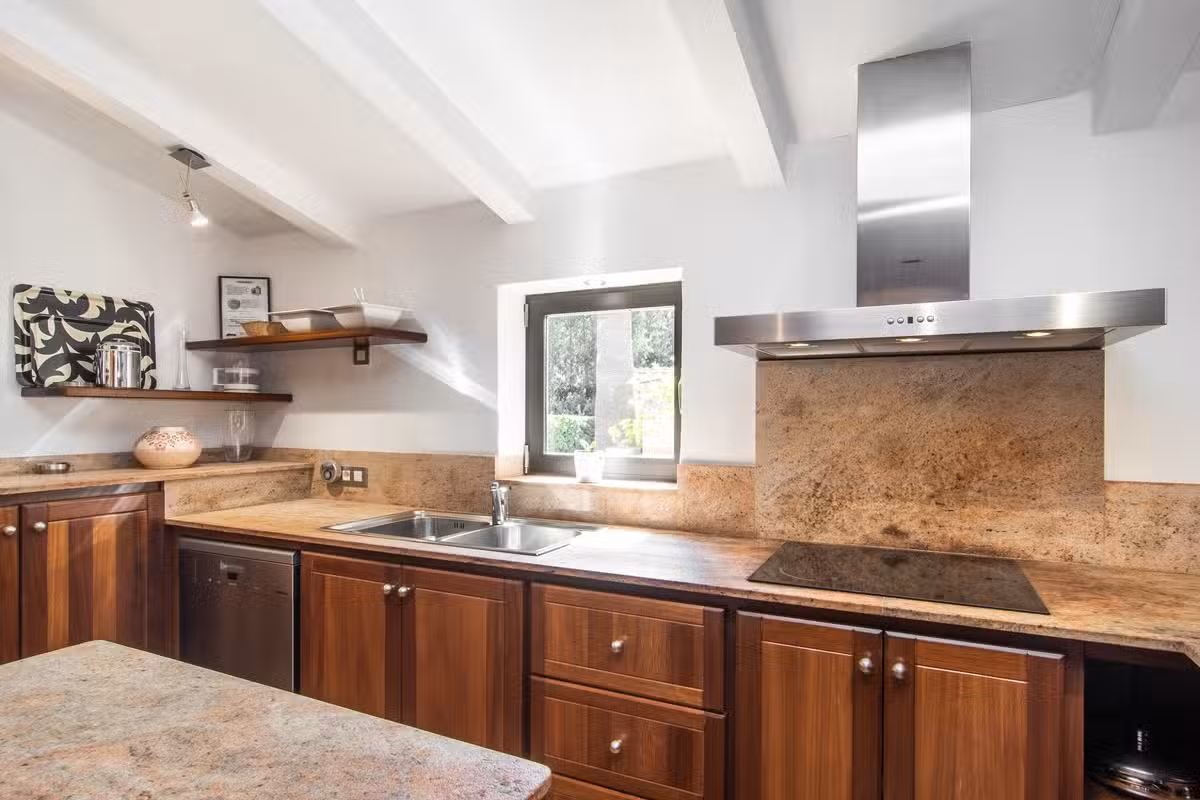 Villa Llenyater kitchen