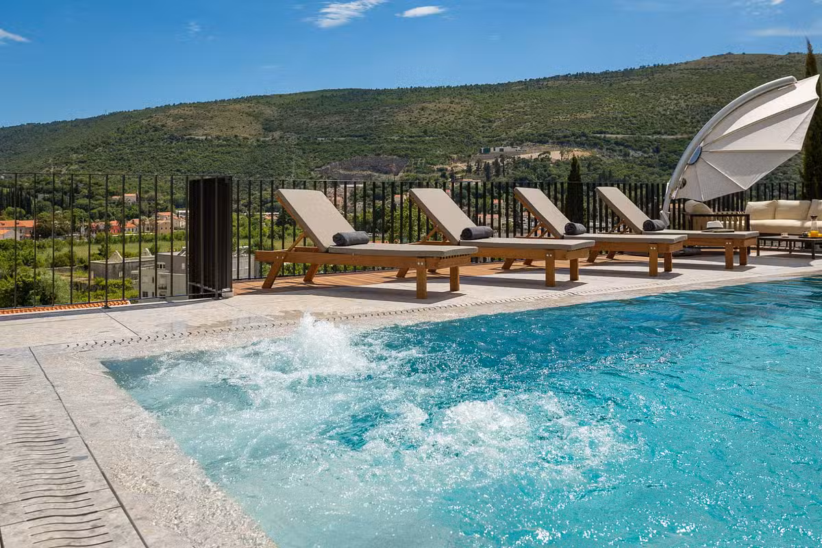 Palazzo Villa pool