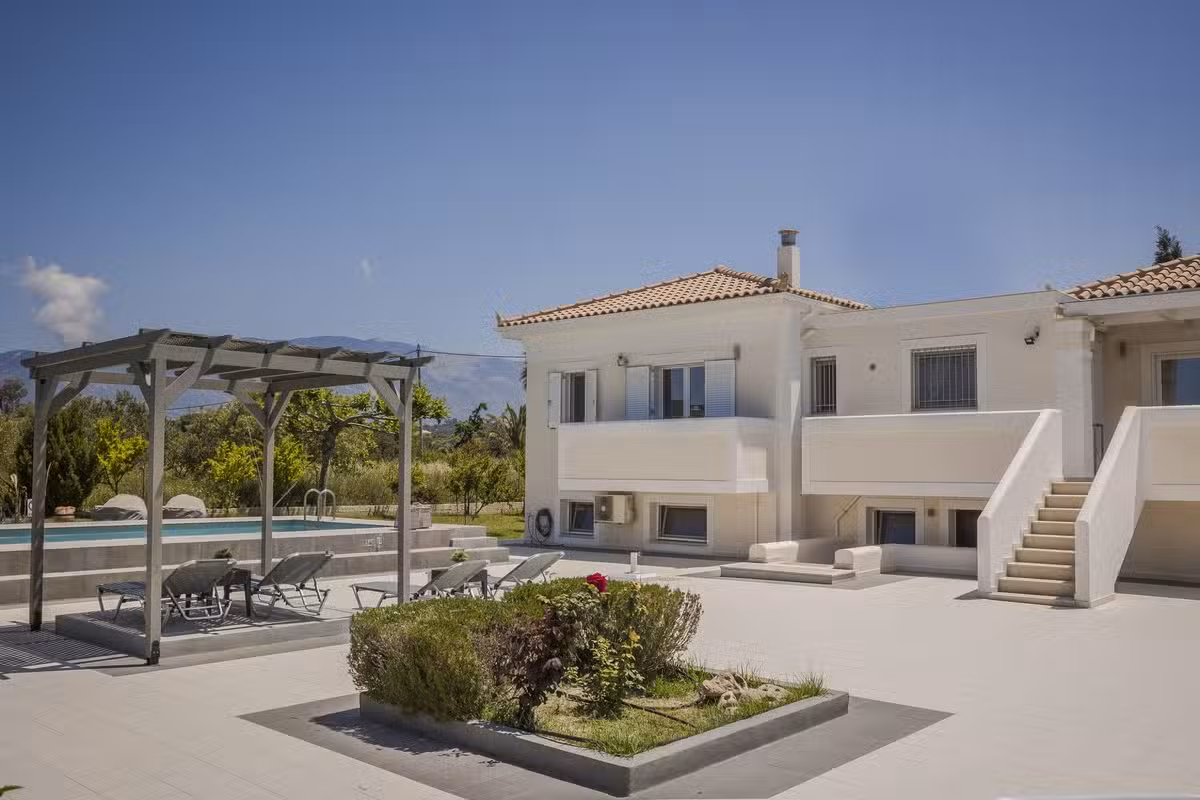 Ai Helis Beach House Outdoors