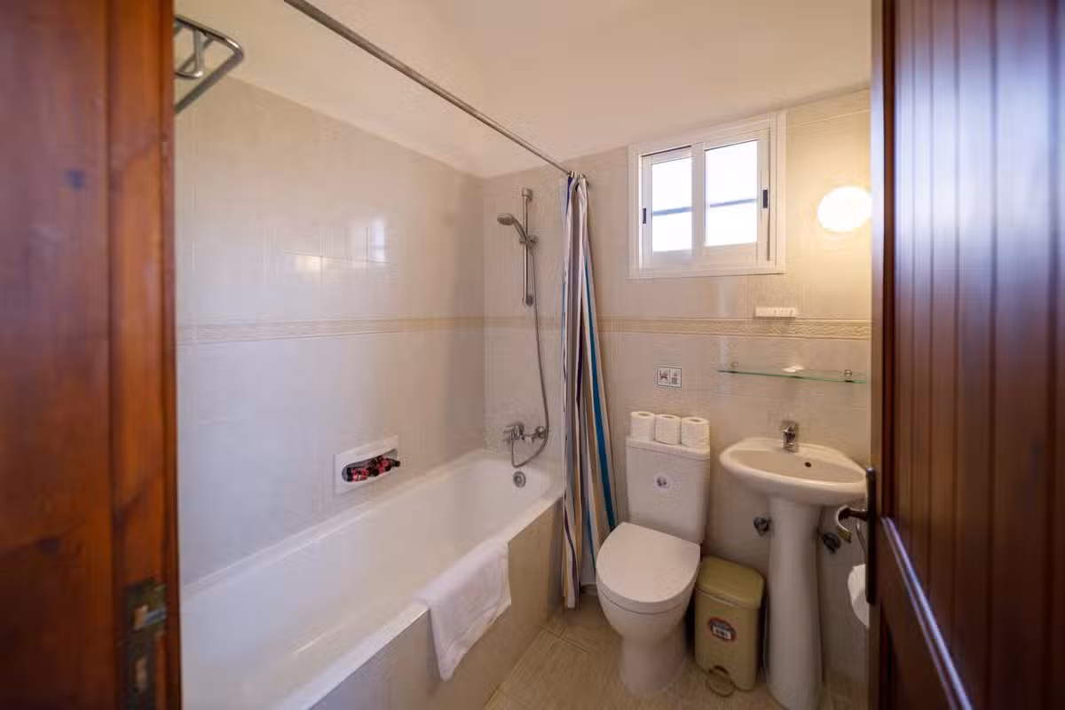 Villa Thalia bathroom