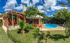 Trapezaki Secret Garden villa