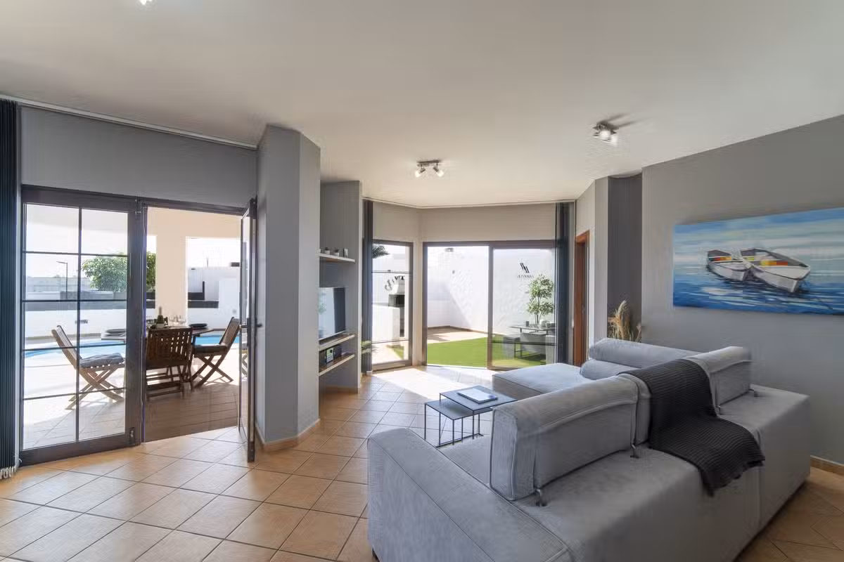 Villa Alysia Lounge