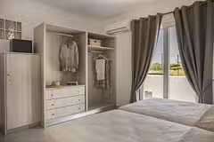 Ai Helis Summer House