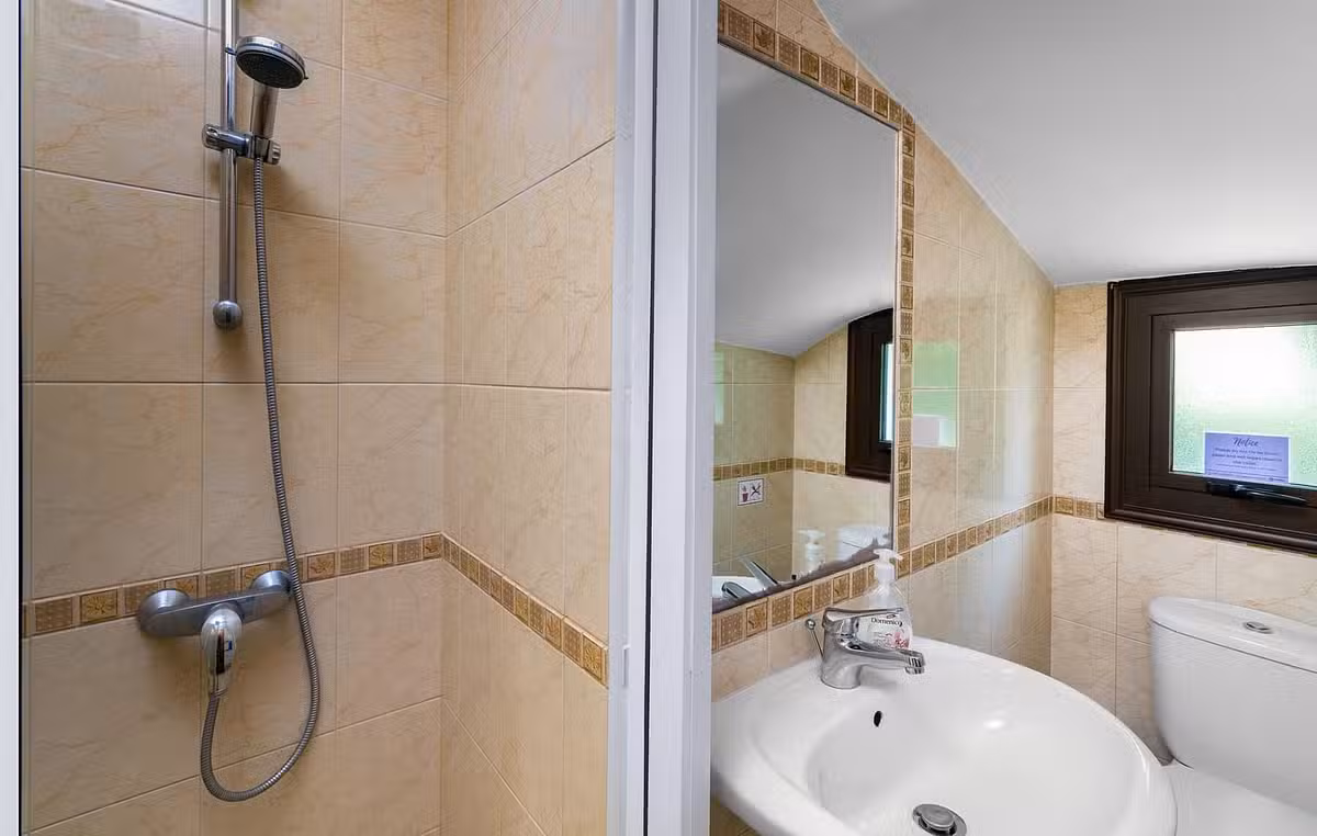 Villa Camelot Bathroom