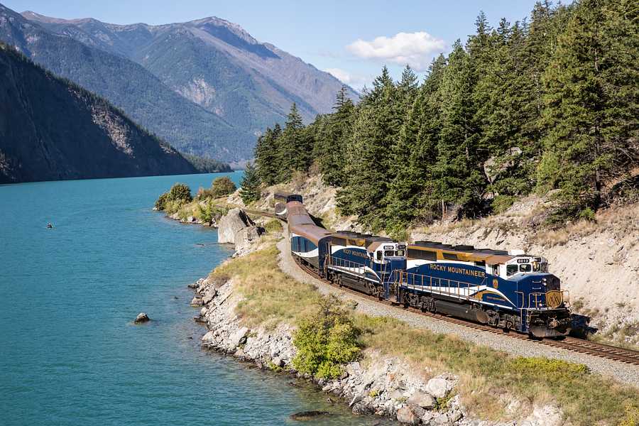 Niagara Falls to Rockies with Rocky Mountaineer,  Canada