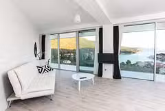 Villa Art sofa and tv