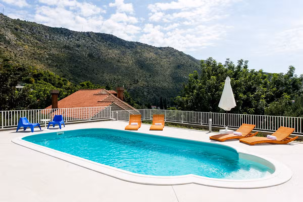 Villa Art pool