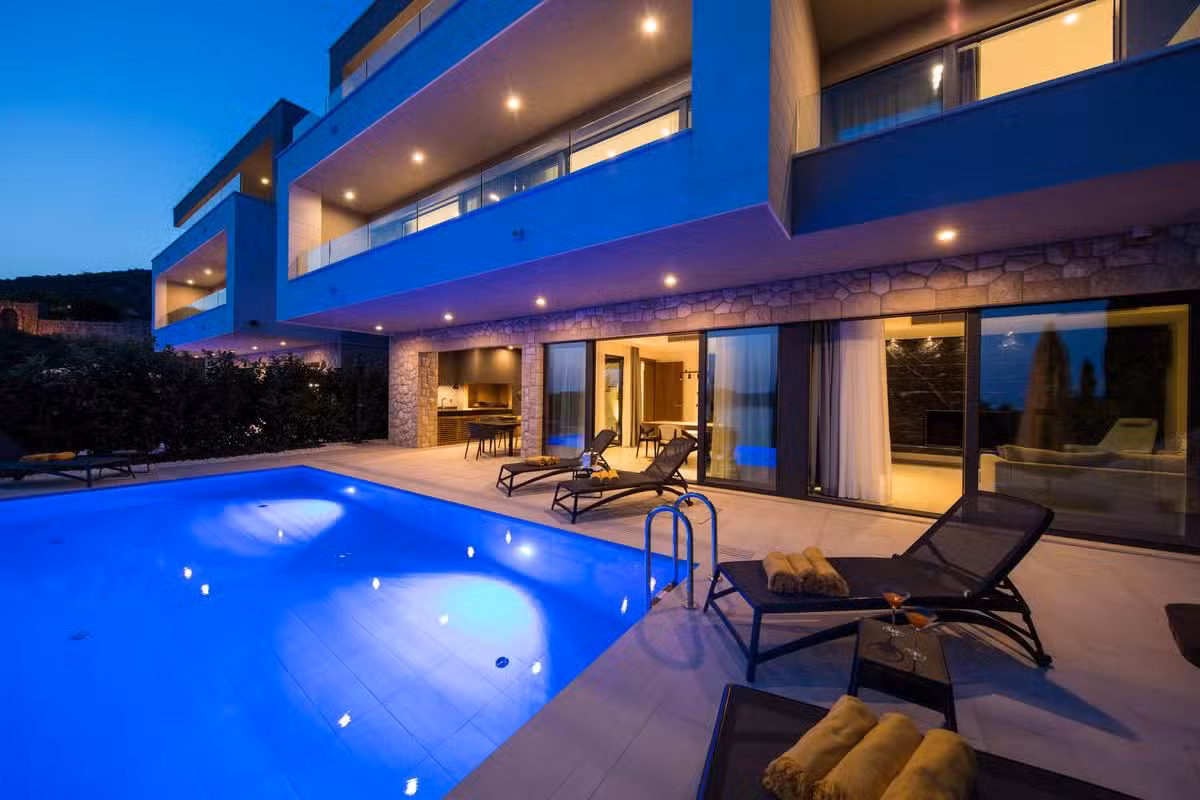 Villa Helia By Night
