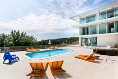 Villa Art pool area