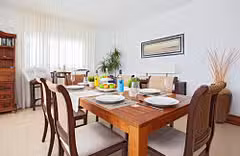 Captains Retreat dining room