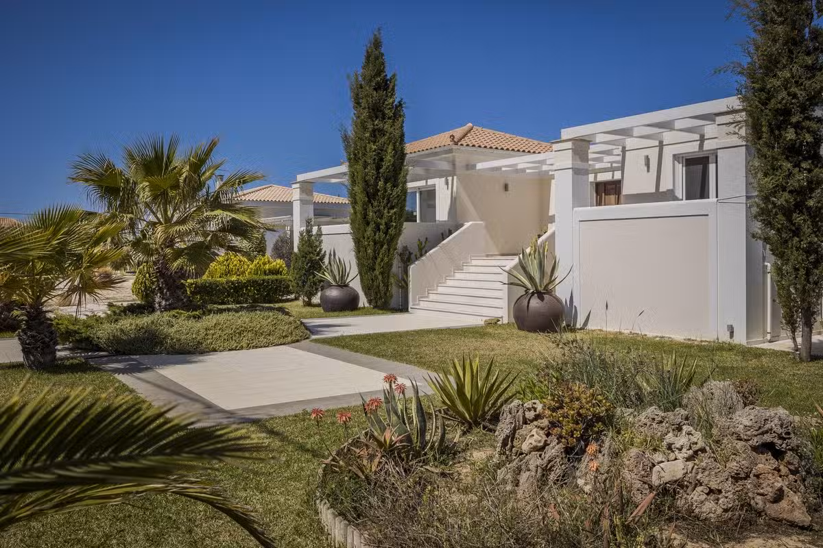 Ai Helis Beach House Outdoors