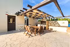 Villa Camelot Outdoor Dining