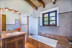 Can Daniel Bathroom