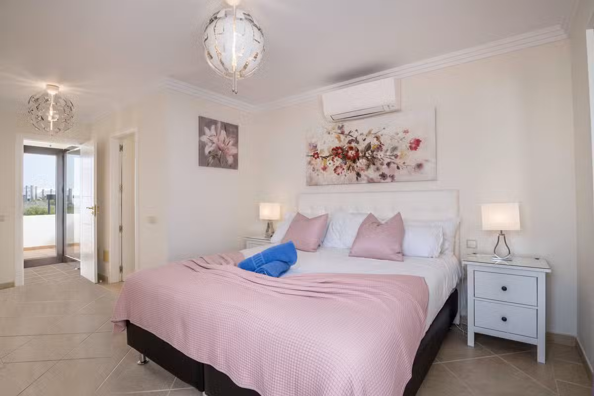 Casa Dubh-Linn Bedroom