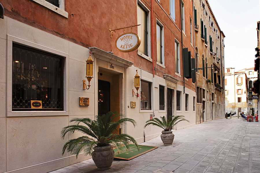 Hotel Kette, Italy