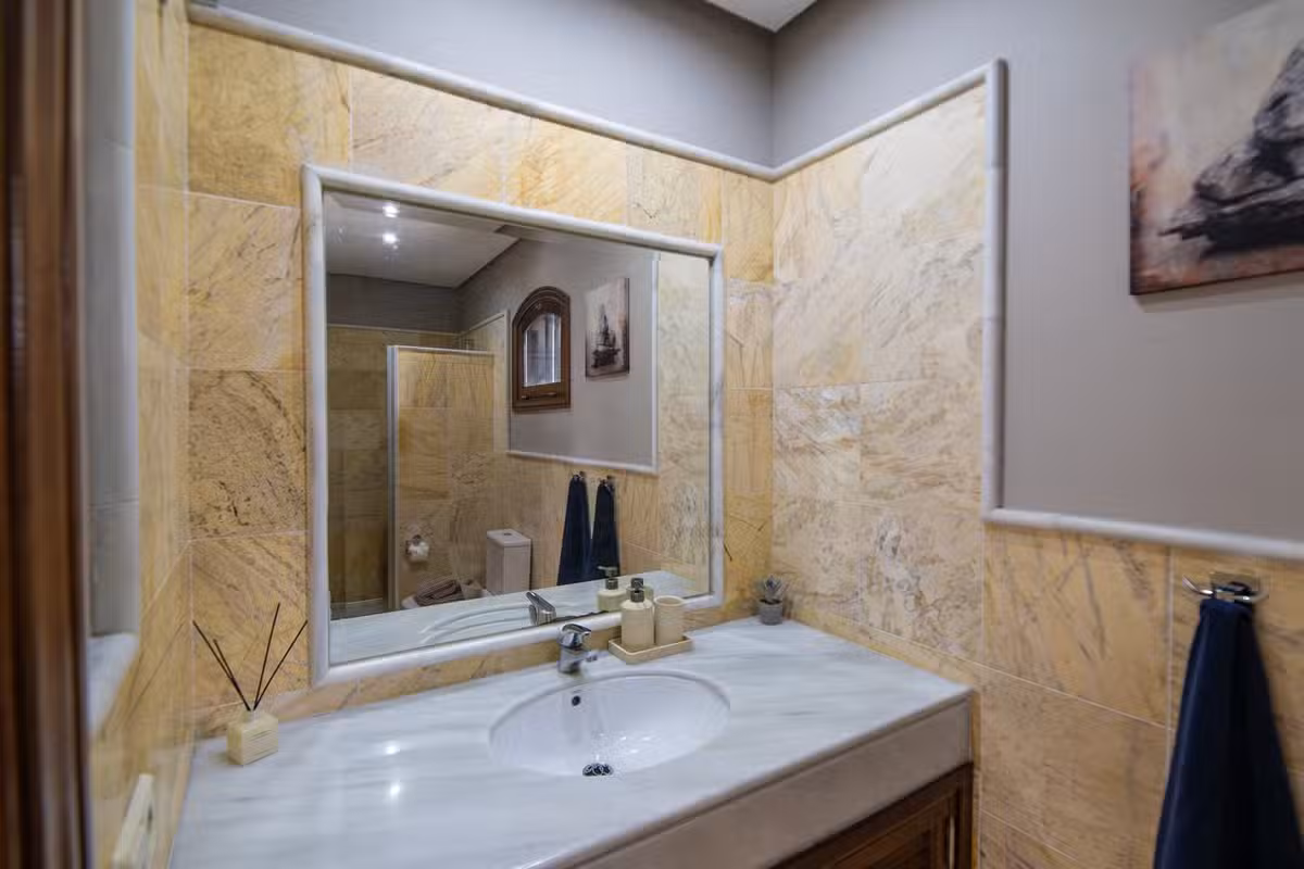 Villa Nido Bathroom