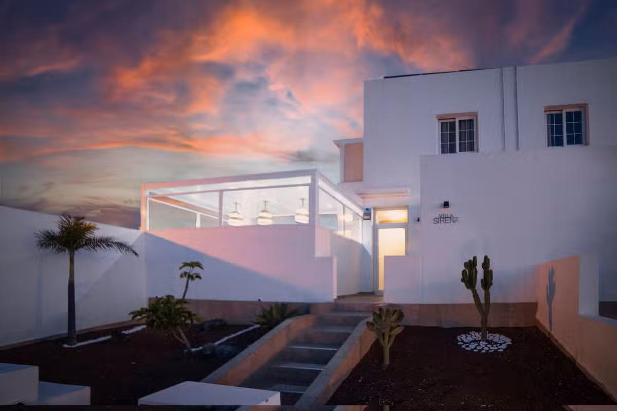 Villa Sirena By Night