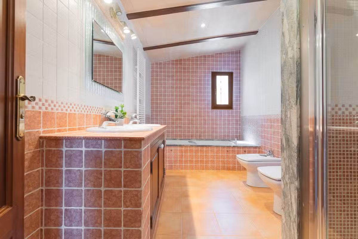 Villa es Jardí bathroom