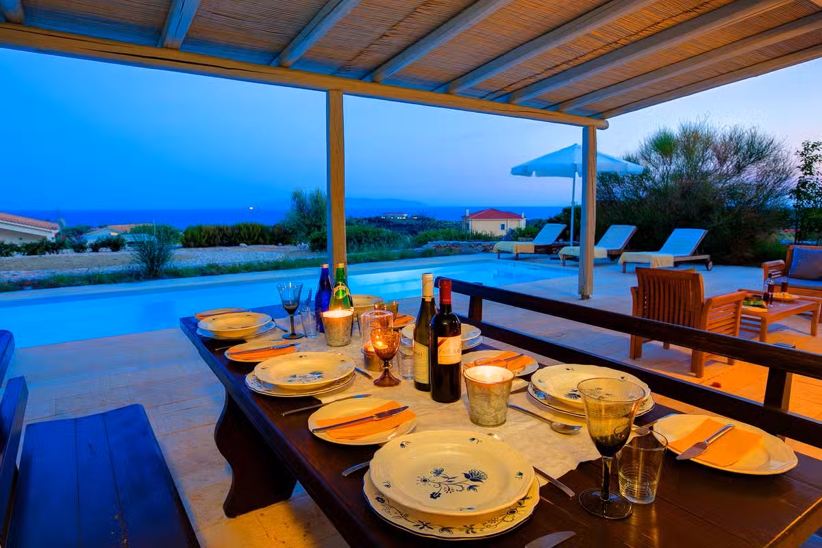 Villa Asterias dining outdoor