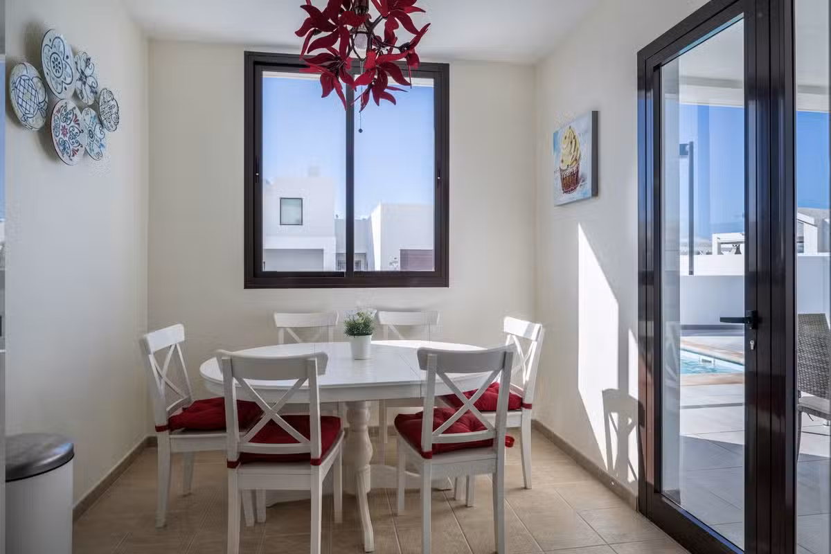 Casa Dubh-Linn Dining Room