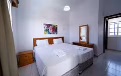 Villa Thalia twin beds