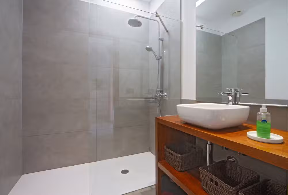 Villa Angelina shower room
