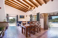 Can Daniel Dining Area