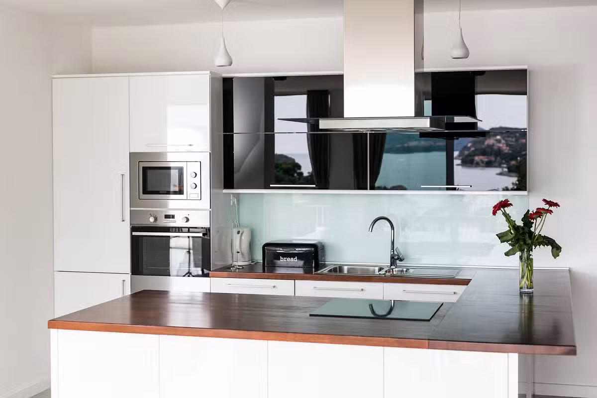 Villa Art kitchen