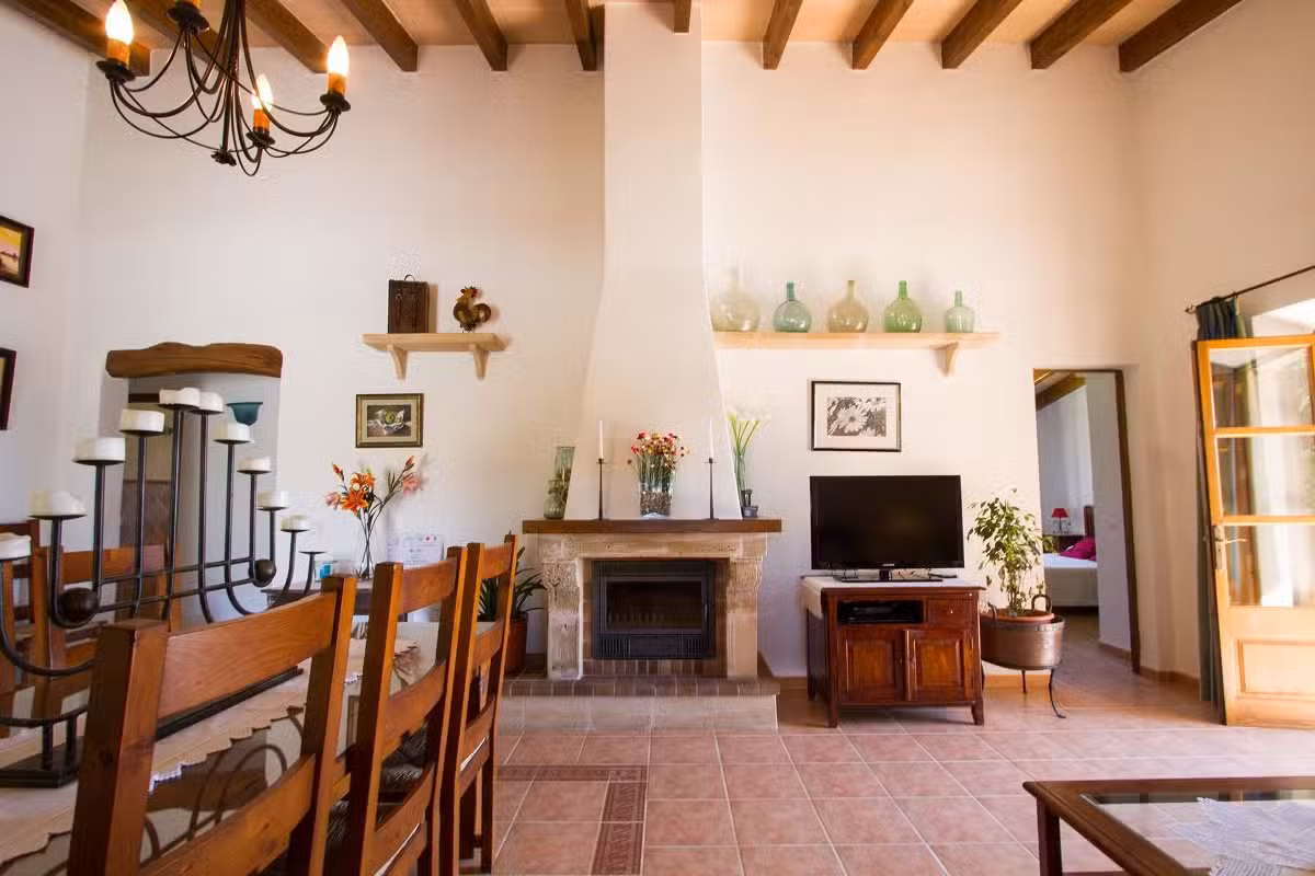 Can Daniel Dining Area