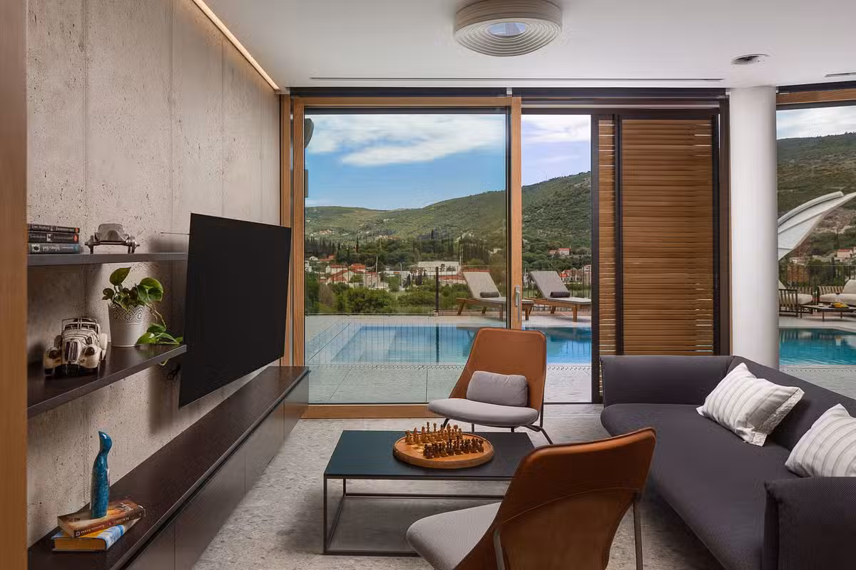 Palazzo Villa lounge and TV