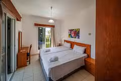 Villa Cleo Twin Bedroom
