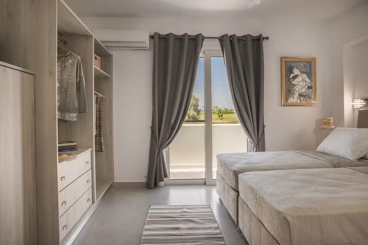 Ai Helis Summer House