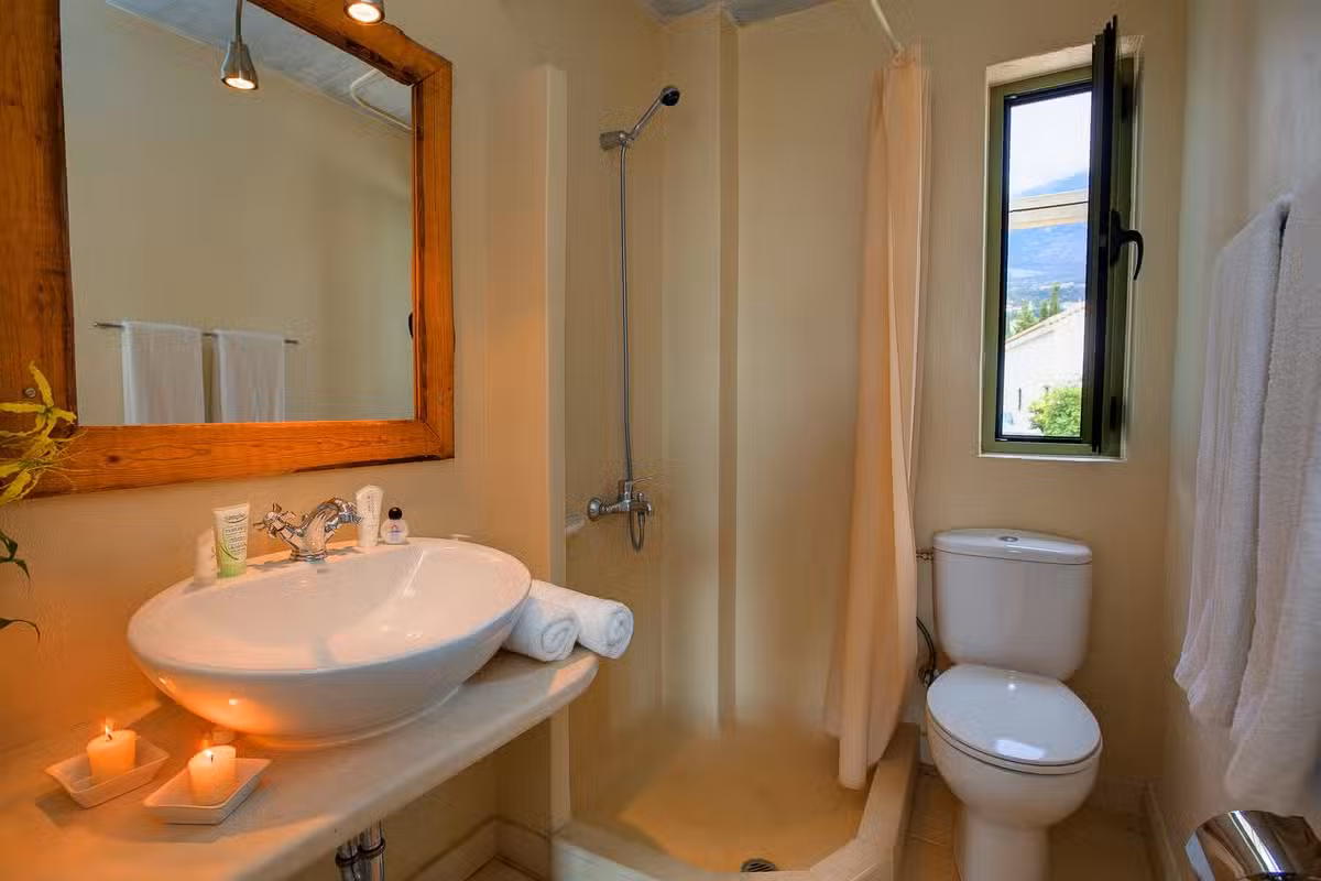 Villa Asterias bathroom