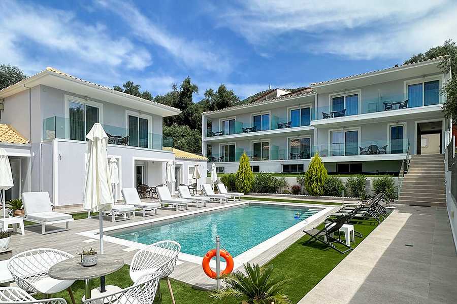 Sueno Suites, Greece