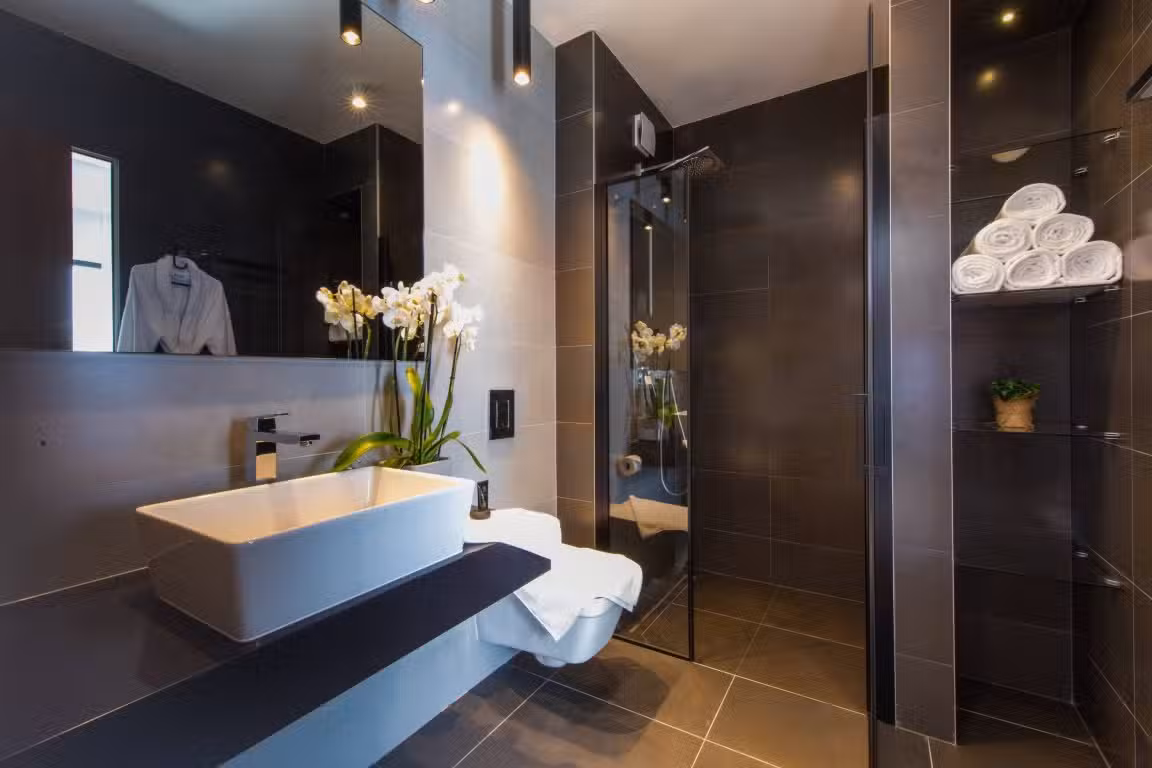 Villa Monte shower room