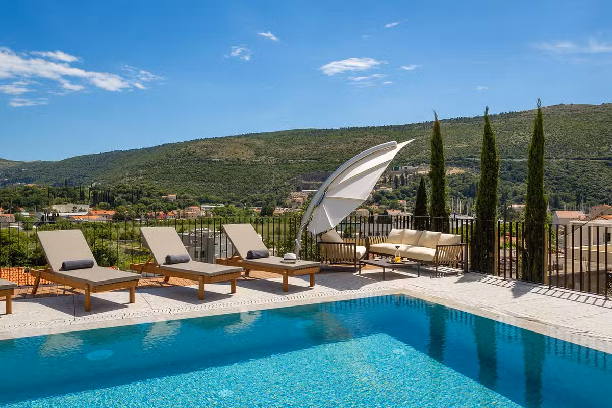 Palazzo Villa pool area