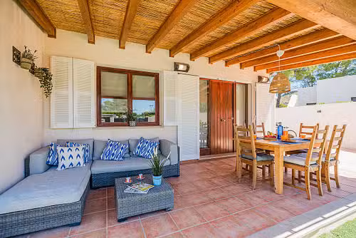Can Singala Outdoor Seating