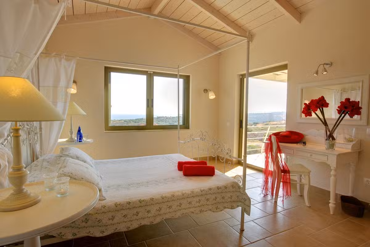 NAUTILOS BEDROOM 1