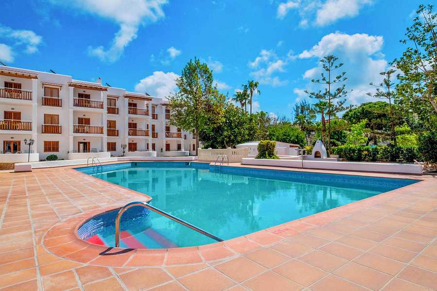 Azuline Can Sanso, Balearics