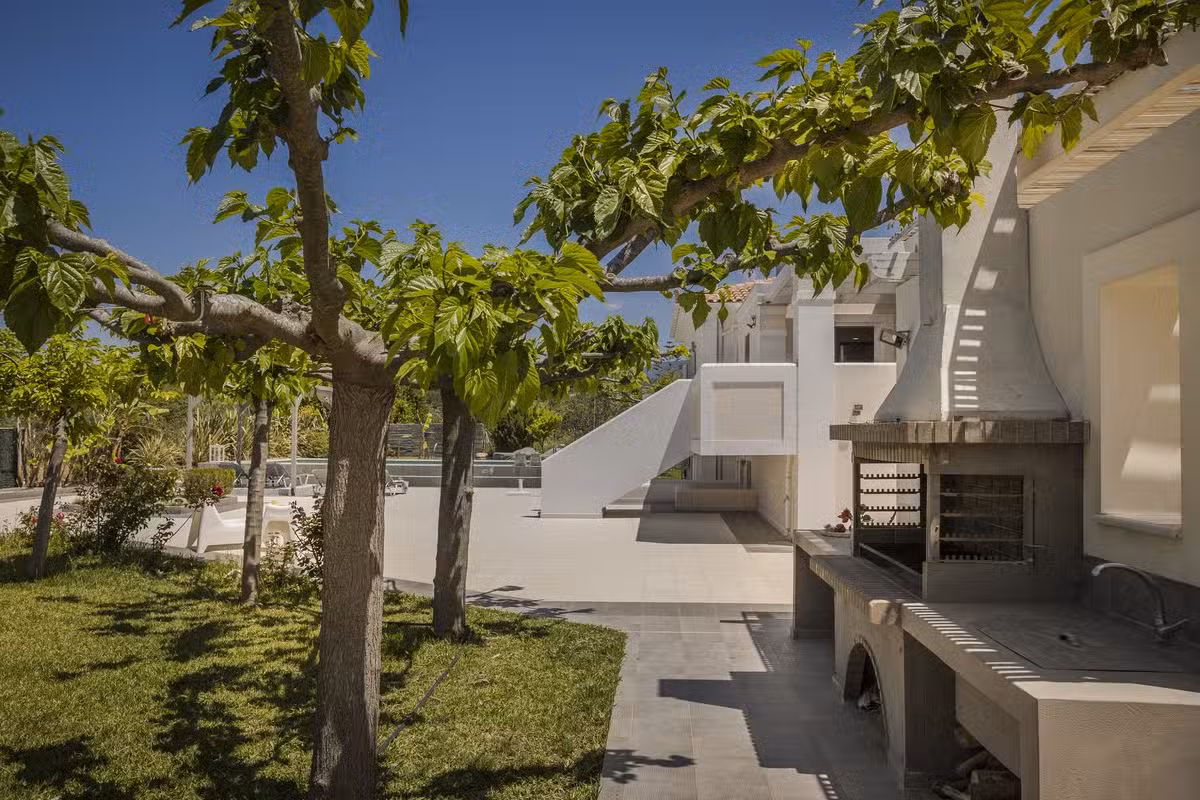Ai Helis Beach House Outdoors